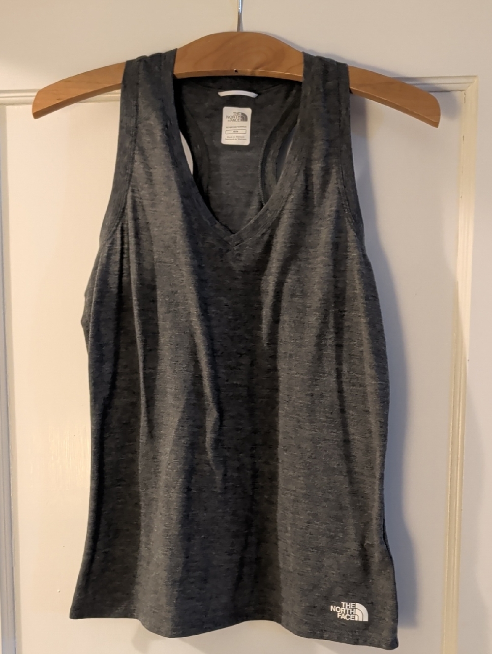 The North Face Women's Dark Gray VaporWick V-Neck Sleeveless Tank, Sz M